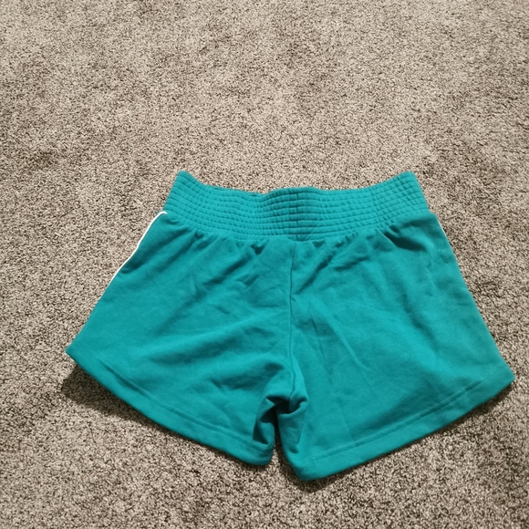 NWT Adidas Women's Multi Sport Shorts Green With White Logo Size Small New - Picture 3 of 4